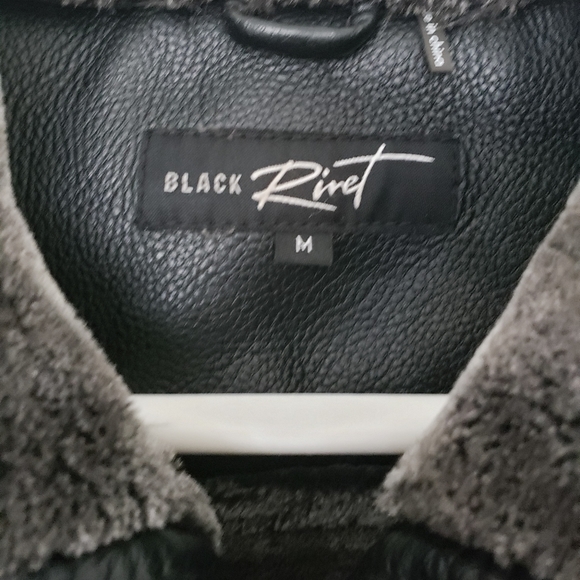 NWOT Vegan leather moto jacket with faux fur trim - Picture 3 of 3